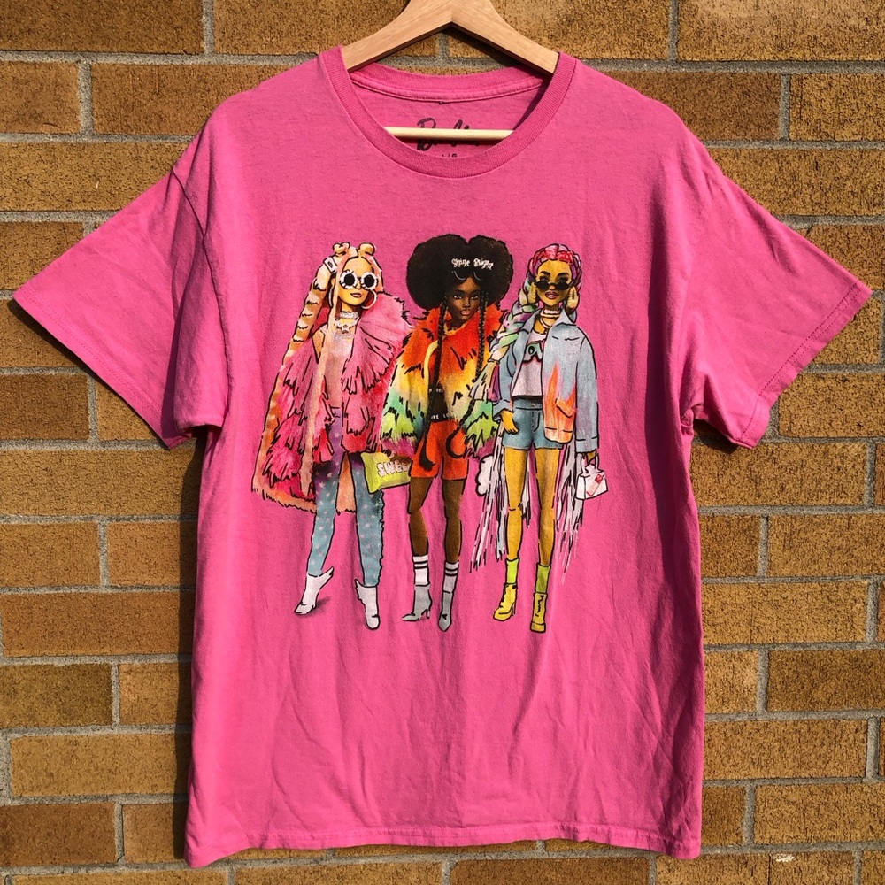 Barbie pink t-shirt ladies fun graphic tee Barbie dolls size womans large -L-